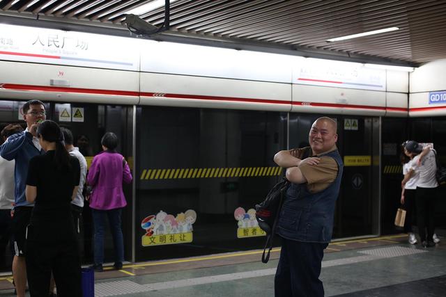 百度胖老师吧上海市公安局轨道交通分局石宇玉老师求救 微信抖音快手百度贴吧百科图片视频知道搜索上海胖老 ...