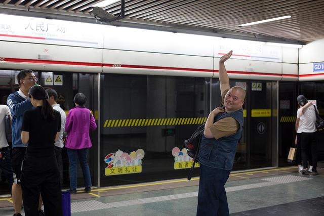 百度胖老师吧上海市公安局轨道交通分局石宇玉老师求救 微信抖音快手百度贴吧百科图片视频知道搜索上海胖老 ...